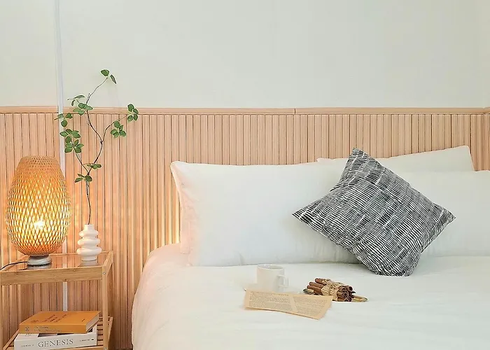 Villa Opening Special Near Gwanaksan Snu Spacious 2 3 Queen Size Beds Up To 6 People