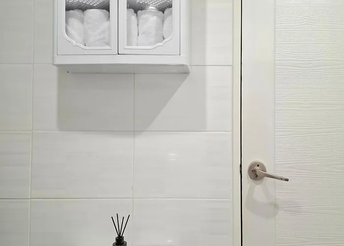 Opening Special Near Gwanaksan Snu Spacious 2 3 Queen Size Beds Up To 6 People Villa Seoul